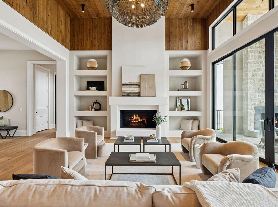 Your Dream Home Awaits – Pool and Greenhouse Included!